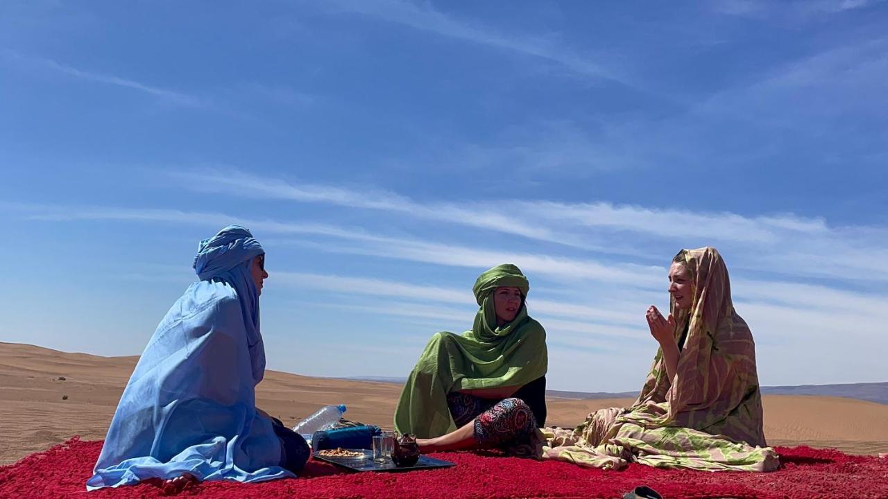 Bivouac Les Nomades & Foum Zguid To Chegaga Tours Hotell Exteriör bild