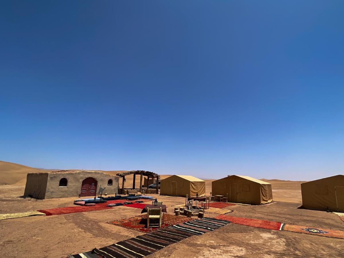Bivouac Les Nomades & Foum Zguid To Chegaga Tours Hotell Exteriör bild