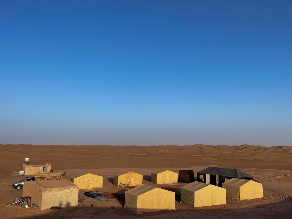 Bivouac Les Nomades & Foum Zguid To Chegaga Tours Hotell Exteriör bild