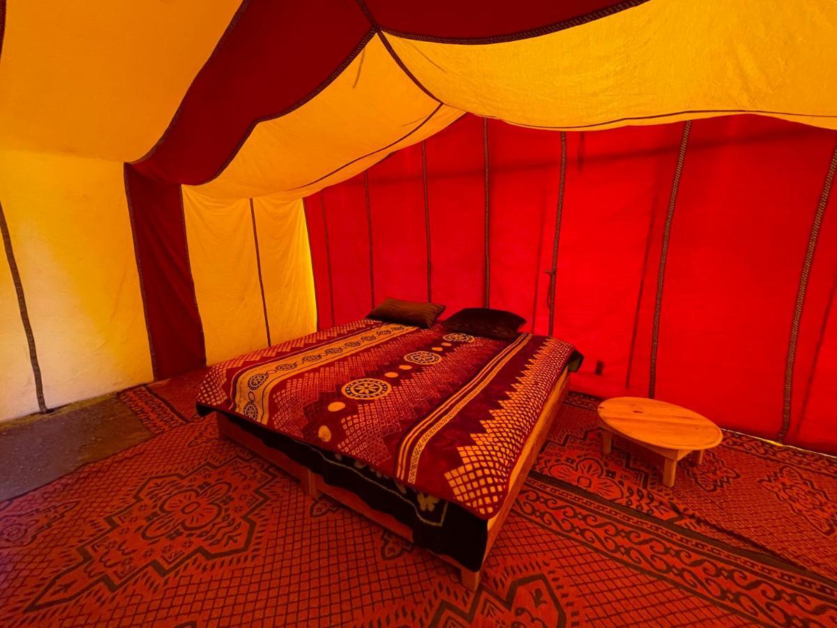 Bivouac Les Nomades & Foum Zguid To Chegaga Tours Hotell Exteriör bild