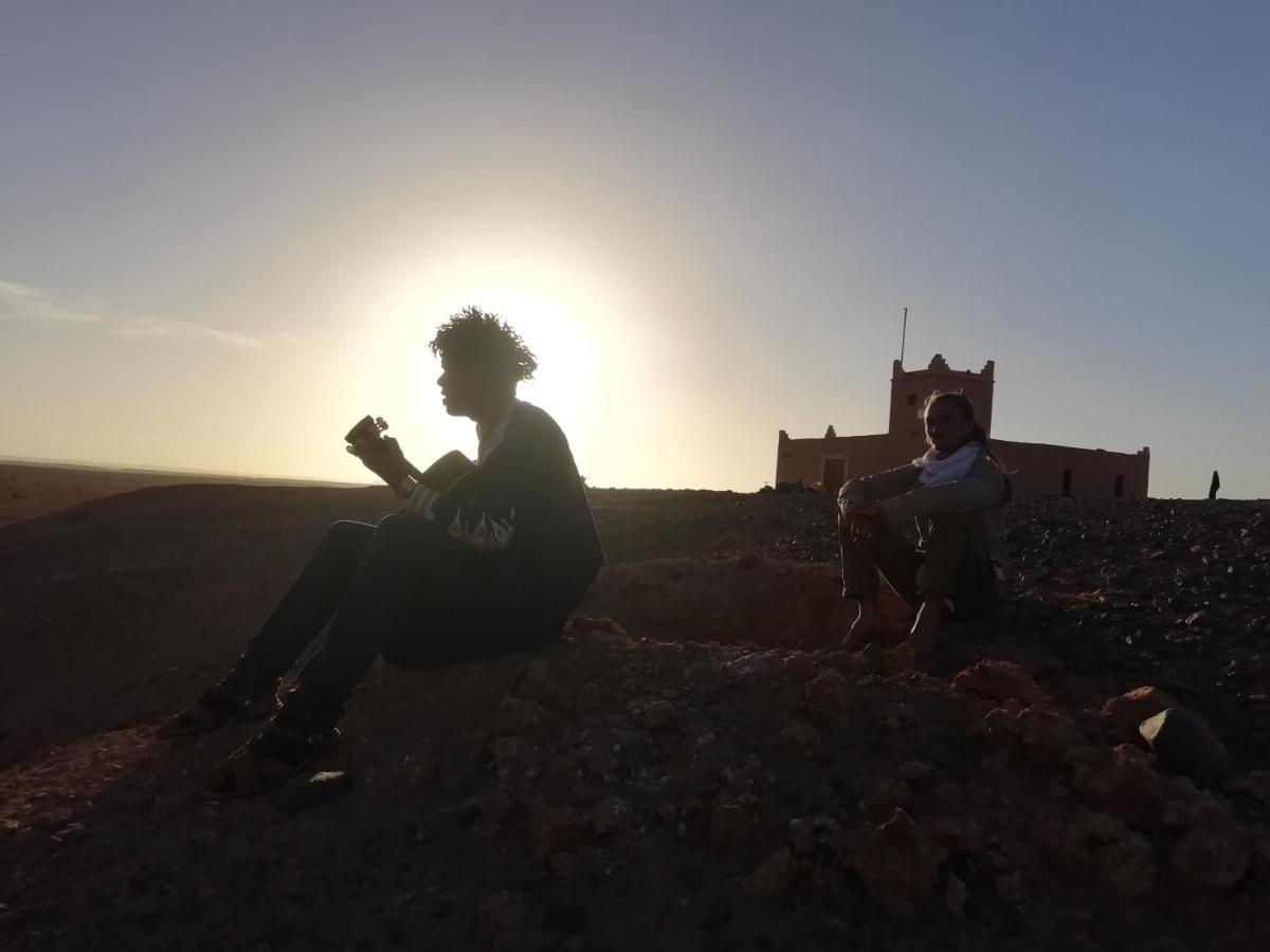 Bivouac Les Nomades & Foum Zguid To Chegaga Tours Hotell Exteriör bild